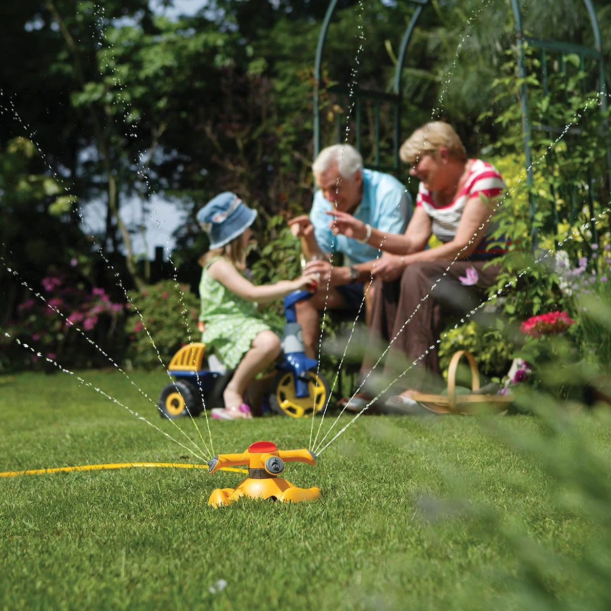 Hozelock Vortex 2 In 1 Sprinkler 4 Hozelock Vortex 2 In 1 Sprinkler - Image 2