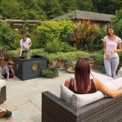 Hozelock Patio Pond Aquarium -Green Garden World 3085 lifestyle 2