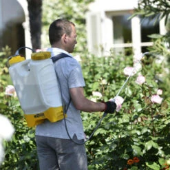 Hozelock 16L Pressure Sprayer Plus - 4716 -Green Garden World 4712 life