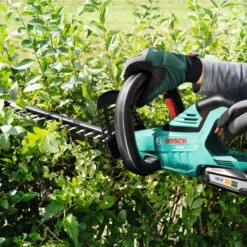 Bosch AHS 55-20 Li Cordless Hedge Trimmer 9 Bosch AHS 55-20 Li Cordless Hedge Trimmer -Green Garden World ahs 50 20li close