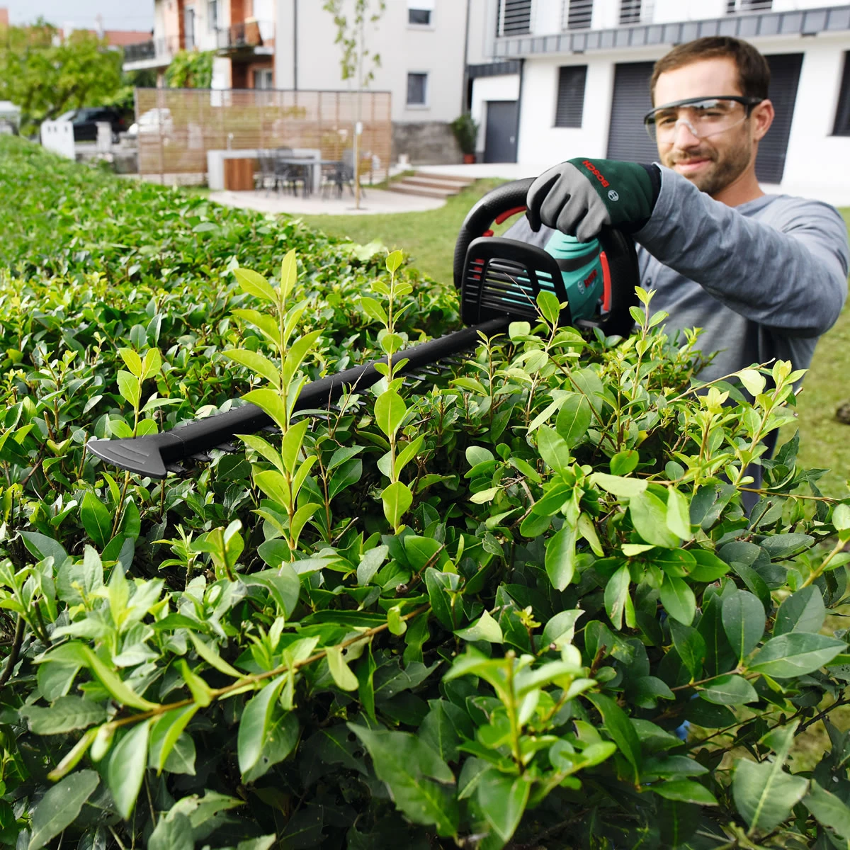 Bosch AHS 55-20 Li Cordless Hedge Trimmer 4 Bosch AHS 55-20 Li Cordless Hedge Trimmer - Image 2