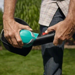 Bosch ART 26-18 Li Cordless Line Trimmer 8 Bosch ART 26-18 Li Cordless Line Trimmer -Green Garden World art 26 18li detail