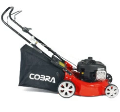 Cobra 40cm Petrol Push Mower With Briggs And Stratton Engine - M40B 7 Cobra 40cm Petrol Push Mower With Briggs And Stratton Engine - M40B -Green Garden World cobra M40B side giant