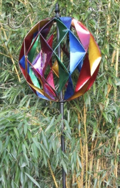 Jonart Harlequin Wind Spinner -Green Garden World jonart harlequin l