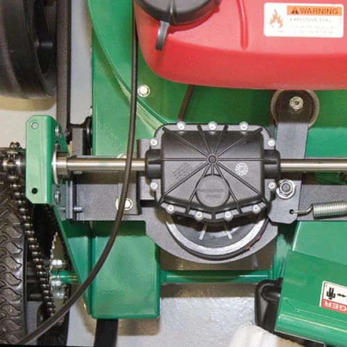 Billy Goat 69cm Self Propelled Lawn & Litter Vacuum With Chipper 4 Billy Goat 69cm Self Propelled Lawn & Litter Vacuum With Chipper - Image 2