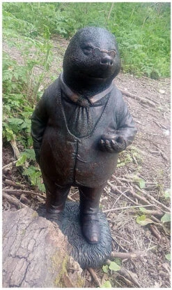 Stone Resin Wind In The Willows Sculptures: Toad, Ratty, Mole, Badger 13 Stone Resin Wind In The Willows Sculptures: Toad, Ratty, Mole, Badger -Green Garden World l 71L lHhZcuS. AC SL1000