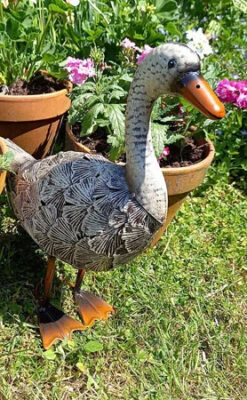 Gracie The Goose Garden Ornament, Cream Painted Metal, 51cm -Green Garden World l AN19 3
