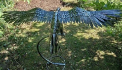 Gliding Eagle Metal Bird Sculpture On Stand -Green Garden World l AN51 4