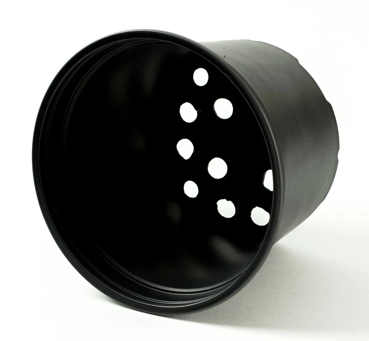 Nutley's 19cm 3 Litre Round Plastic Plant Pot 4 Nutley's 19cm 3 Litre Round Plastic Plant Pot - Image 2