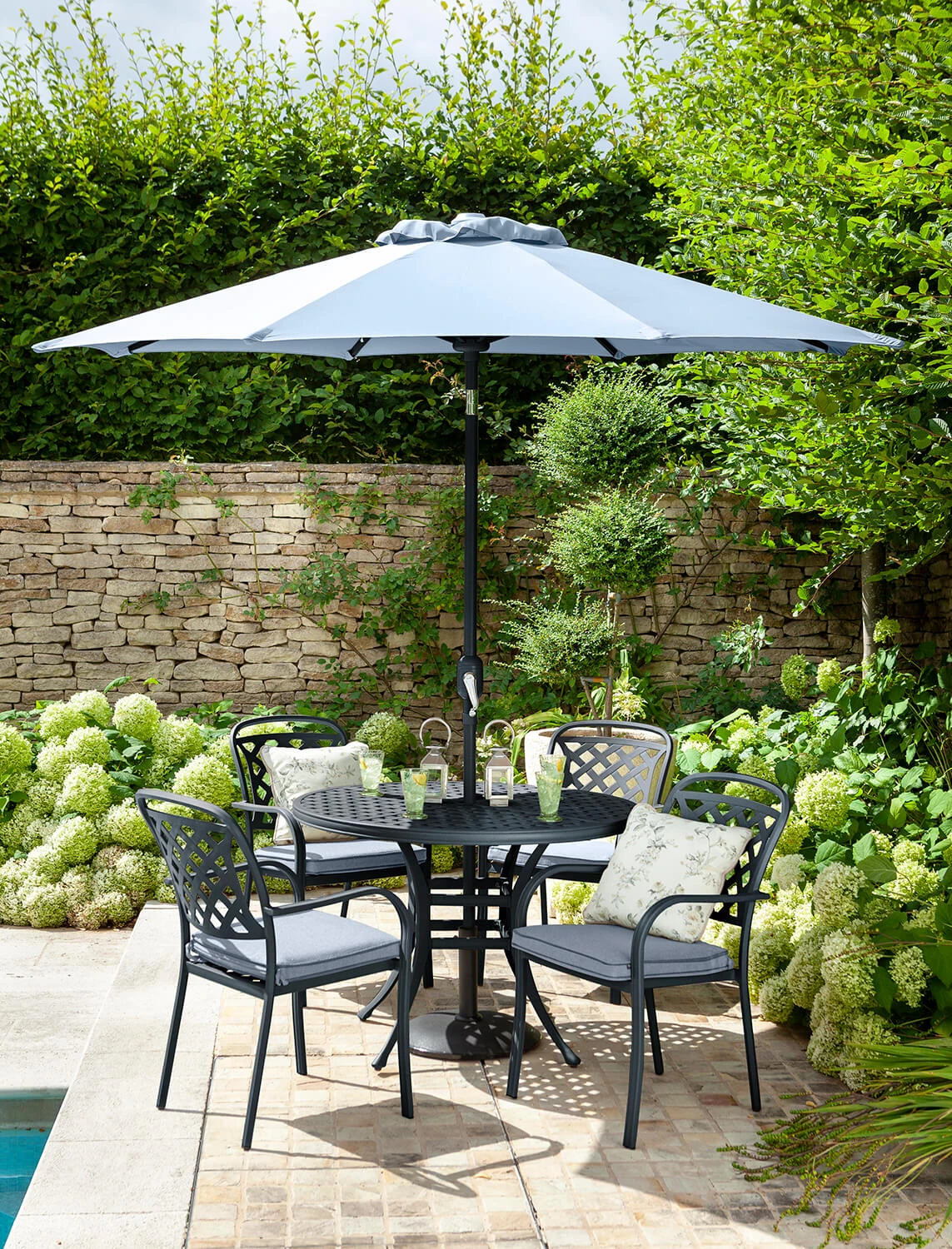 Hartman Berkeley 4 Seat Round Dining Set In Antique Grey / Platinum 3 Hartman Berkeley 4 Seat Round Dining Set In Antique Grey / Platinum