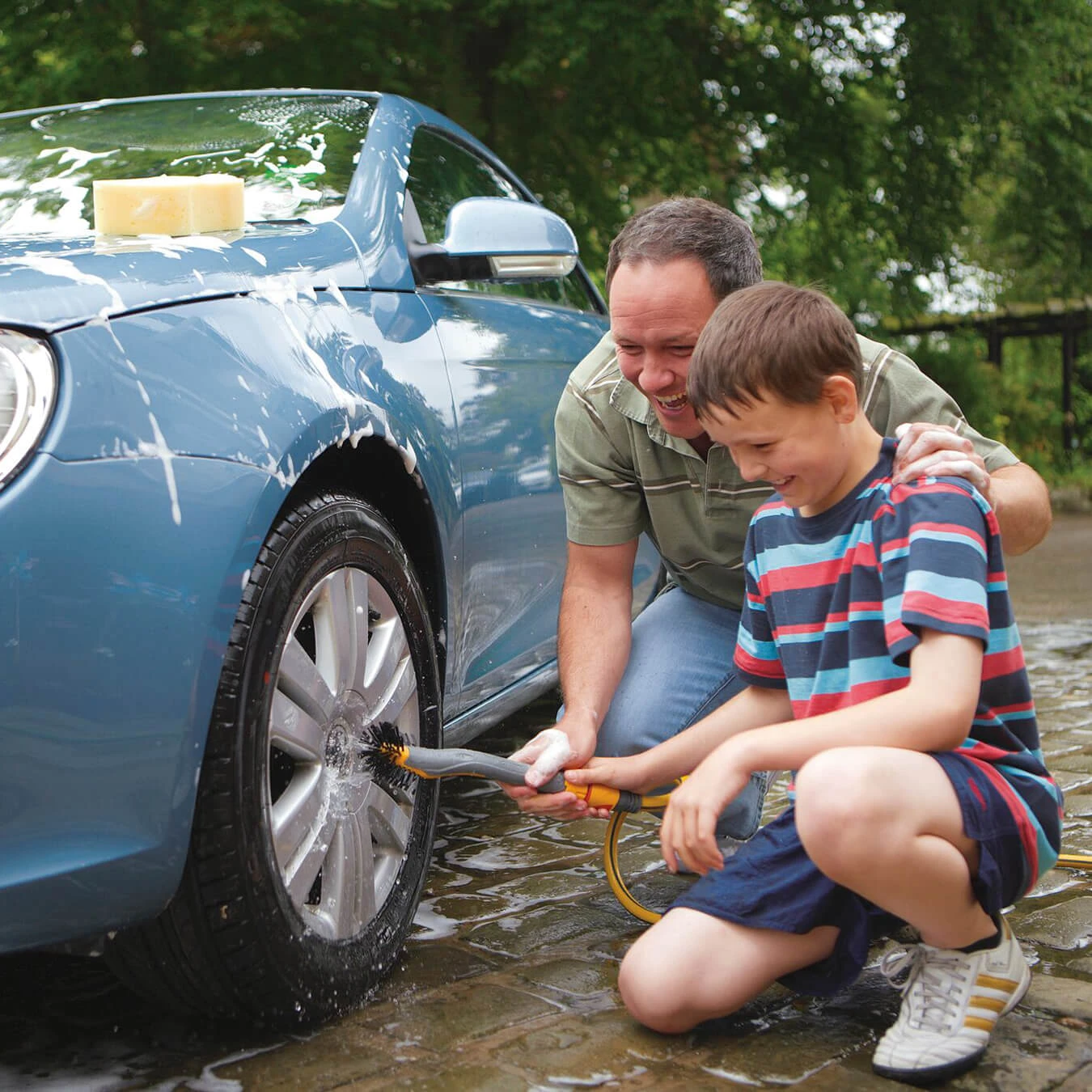 Hozelock Car Wheel Brush - 2601 4 Hozelock Car Wheel Brush - 2601 - Image 2