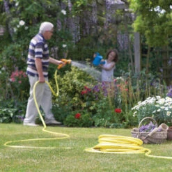 Hozelock 50m Ultimate Hose - 7850 7 Hozelock 50m Ultimate Hose - 7850 -Green Garden World l hozelock 7850 lifestyle