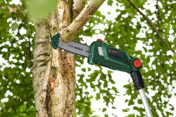 Bosch Universal ChainPole 18 Pruner -Green Garden World l universal pole pruner closeup